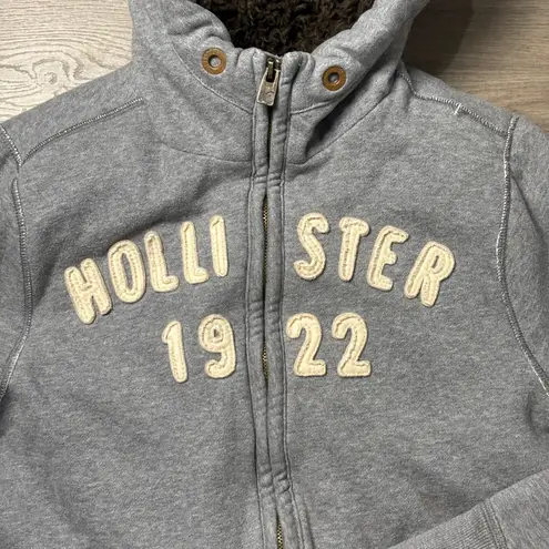 Hollister  Y2K Fur lined heavy full zip gray hoodie Small