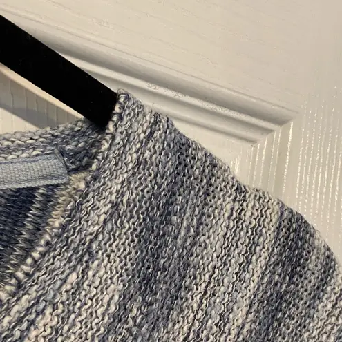 J. Jill Size M Blue White V Neck Long Sleeve Lightweight Split Hem Sweater Size M