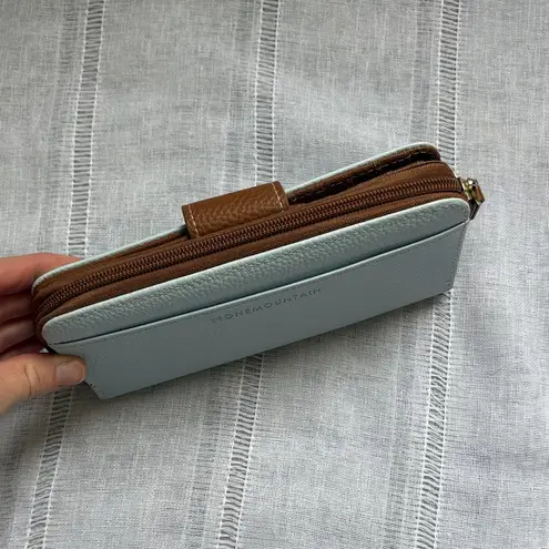 Stone Mountain NWOT Egg Shell Blue Pebbled Wallet