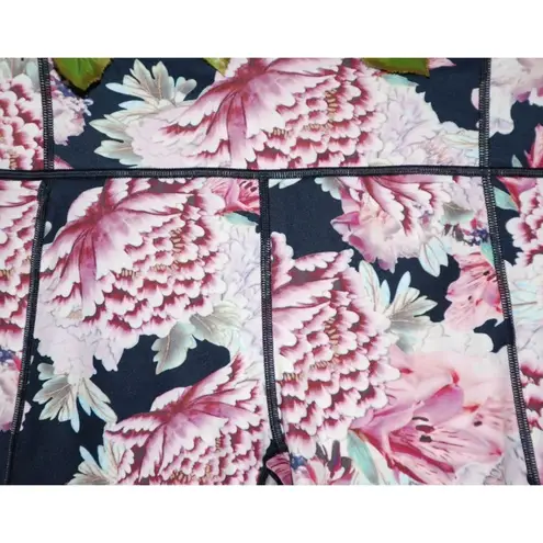 Athleta  Athletic Size M Run Free Garden Party 7/8 Ankle Tight Yoga Pants Floral