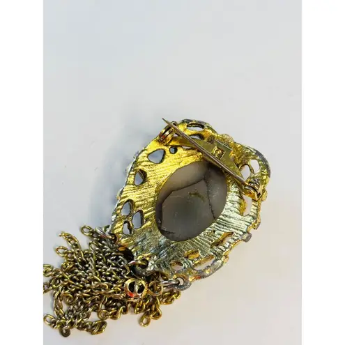 Vintage Gold Filigree Brooch With Agate