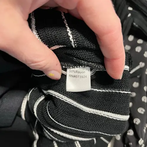 Ming Wang Embroidered striped 3/4 sleeve rayon blend Knit blouse Black White XS