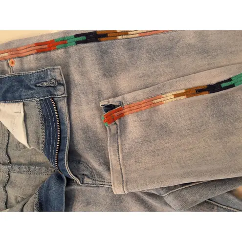 Lascana Size 8 Womens Stone Wash High Pockets with Embroidered Sides Jeans Blue