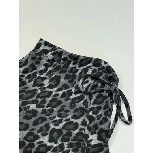 Natori Women’s 2 piece pant pajama set leopard size medium