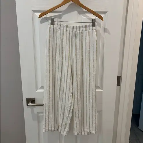 JM Collection JM Collection White and Tan Striped Cropped pants size Medium