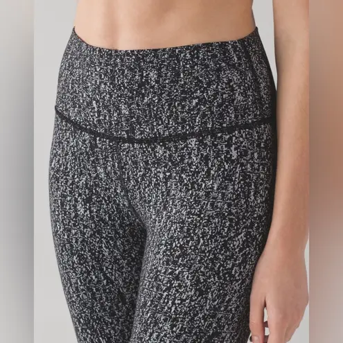 Lululemon  High‎ Times Pant Luon Suited Jacquard Black White Size 6