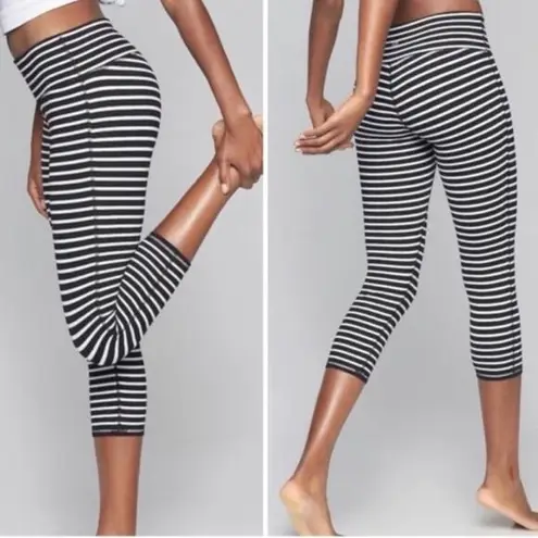 Athleta  Chaturanga Striped Capri Leggings Stripe Black & White Size XXS NWT