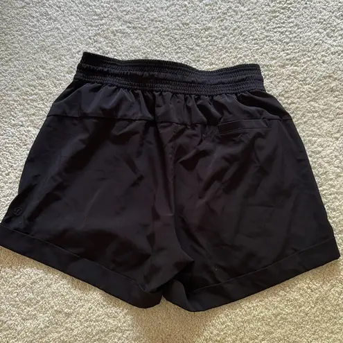 Lulu lemon black shorts with pockets 4 in seam