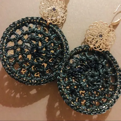 Art of thread, hand made earrings. Dark Green color with gold accents