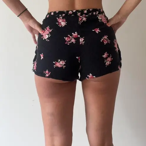 Full Tilt Black Floral Rosette Print Shorts