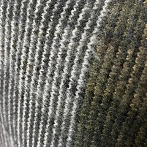 UNBRANDED WO ONE SIZE FITS MOST OVERSIZED CAPE BUTTON CLOSURE MOUNTAIN DESIGN Black