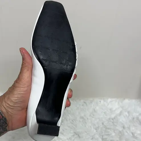 Easy Street  Women's Cream Loafers