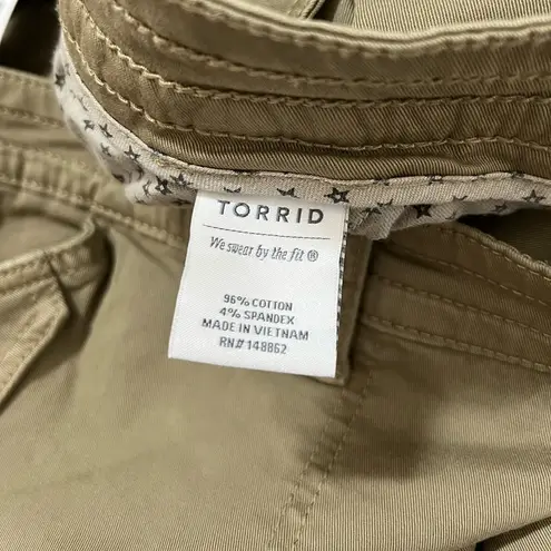 Torrid NWT  Plus SizeCropped Twill Military Pant | Pale Sage | 28