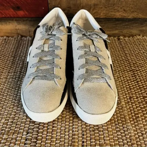 Nature Breeze  White And Black‎ Star Print Sneakers Size 10