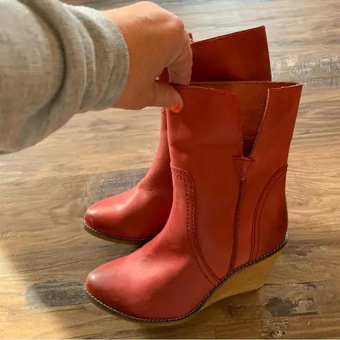 Lucky Brand  Red burgundy leather pull on wedge booties woman’s size 6