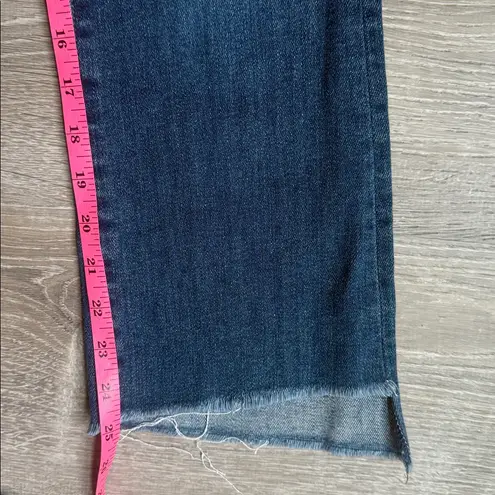 MOTHER The Insider Crop Step Fray Flared Jeans in Sweet And Sassy 25 Blue