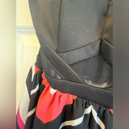 Elegant Black & Coral Chevron Print Dress with Fitted Bodice and Flowy B2 Skirt Pink