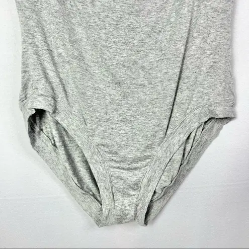 Norma Kamali Gray Short Sleeve Scoop Neck Bodysuit M