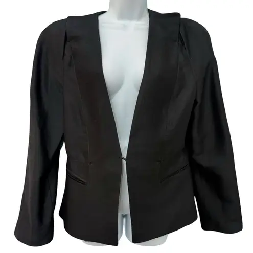 Leon Max Limited Edition Black Hook and Eye Blazer Size M Lined Shoulder Pads Size M