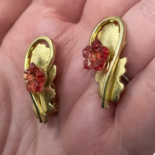 Whiting & Davis Vintage Gold Tone Clip On Floral Leaf Earrings Cottagecore