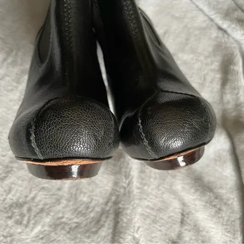 L.A.M.B. By Gwen Stephanie Black Leather Platform Ankle Bootie 7