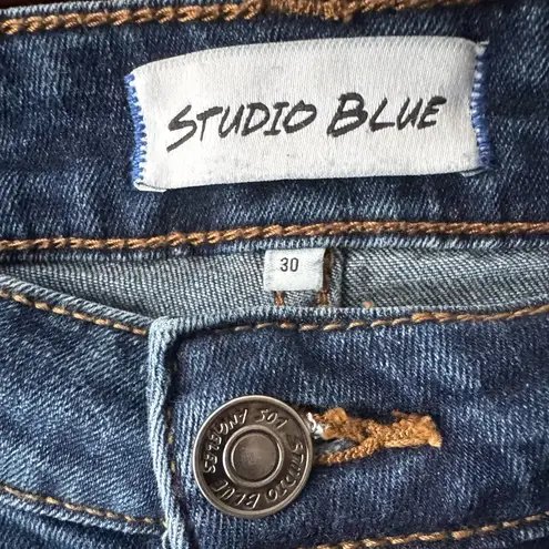 Studio Blue Women’s Mid-Rise Skinny Jeans Dark Wash Slightly Distressed Size 30