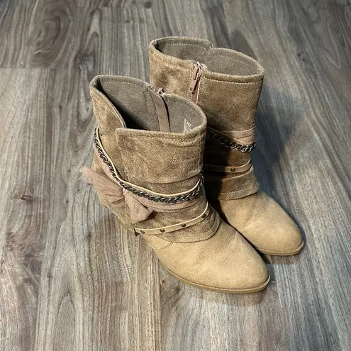 Jellypop Tan Ankle Boots with Chain Detail