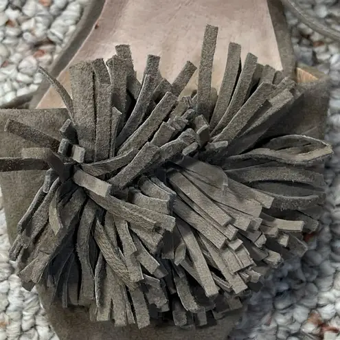 Madewell  Kaia Ankle Wrap Sandal Block Heel Size 6 Tassel Pom Taupe - Image 11