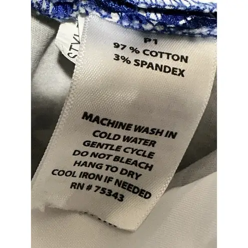 Woman’s Porcphrase 18w Blue Black White Geometric Capri Pants Casual