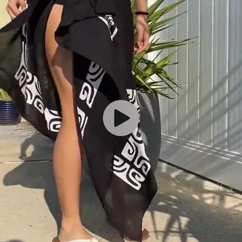 Black and White Patterned Sarong Size 0