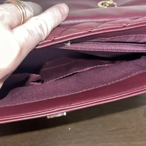 Badgley Mischka NWTs Burgundy Vegan Leather Quilted Messenger Bag