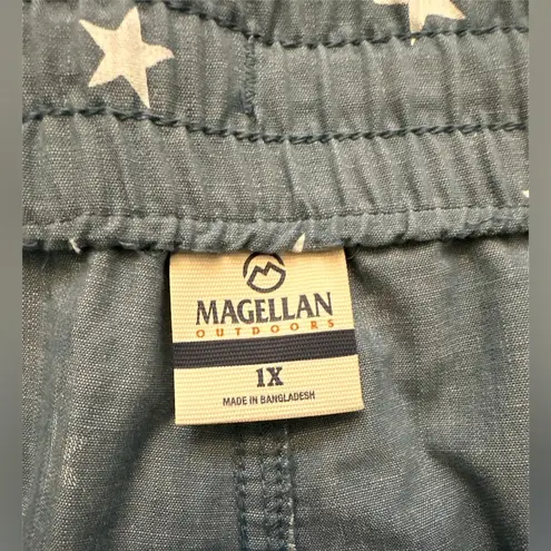 Magellan outdoors Magellan Women's 5” Inseam Shorts Americana Stars Size 1X Chambray Blue (B24)