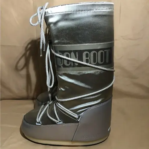 The Moon  Boot Silver Lace Up