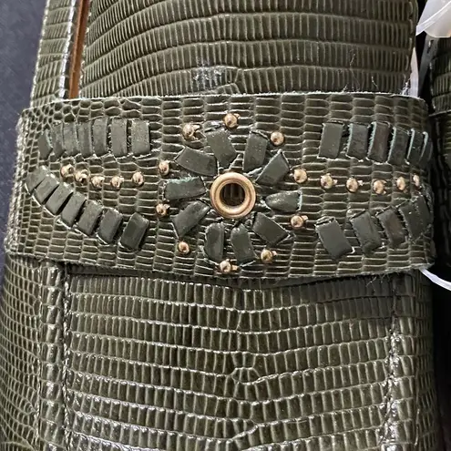 NEW BRIOSO Wo size 8 Olive Green Leather SLIP on Loafers with Embellishments