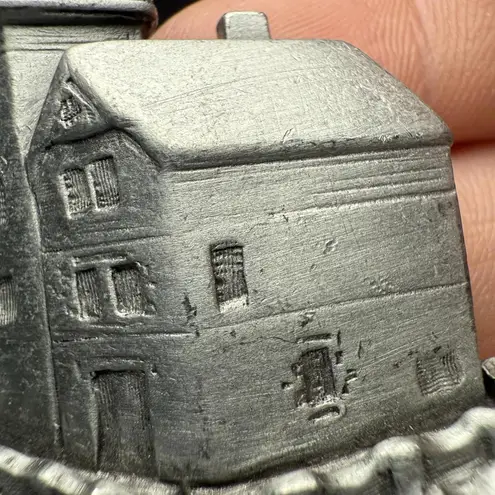 REN Round Island MI Lighthouse Brooch Brooch Pin Pewter Silver Tone Signed