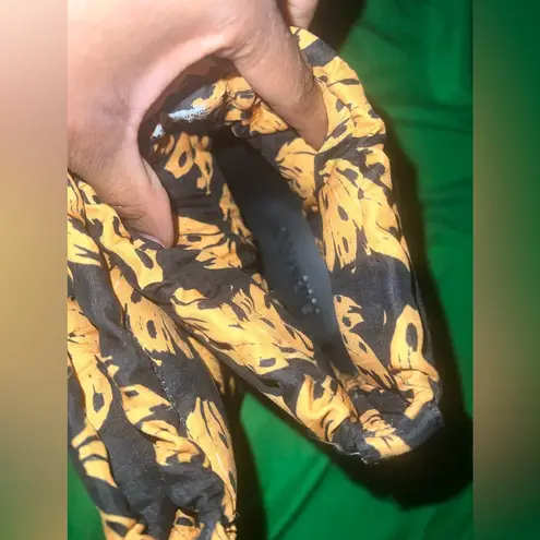 Farm Rio Banana Bunch Lug Sole Puffer Stylish Black and Orange Boots size 7.5