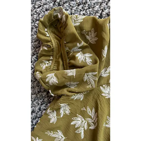 Cato Top NWT Size XL Green Floral Peasant Print Lined Puffy Sleeve Peplum Boho