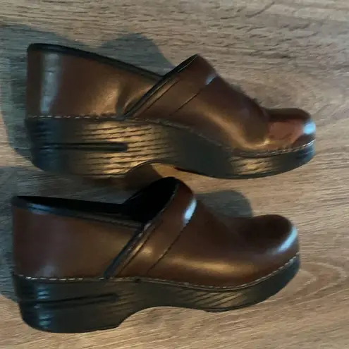 Dansko Clogs Size 38 (US 7.5-8)