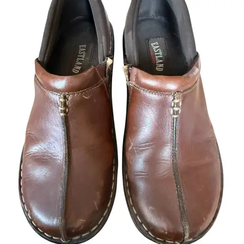 EastLand Kelsey slip on clog in brown leather women's size 6.5 M