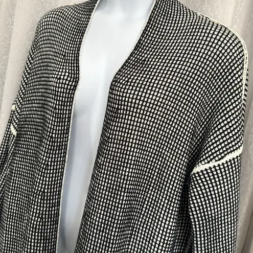 REVERSIBLE BLACK & WHITE SWEATER DUSTER SZ: LX Size XL - Image 8