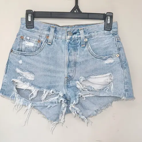 Levi's Light Wash Button Distressed Jean Shorts!