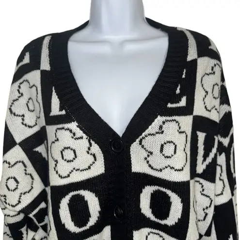 JUST POLLY Black & White Flower Love Oversized Knit Cardigan EUC Size‎ Small