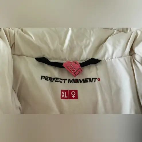 PERFECT MOMENT WOMEN’s
Queenie ski jacket size XL Red