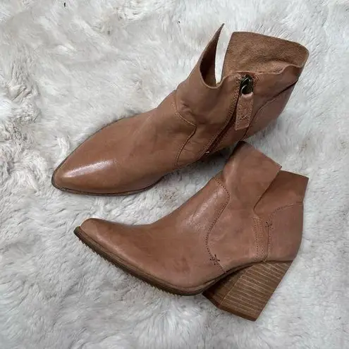 Kelsi Dagger  Split Side Heeled Brown Ankle Booties Size 8