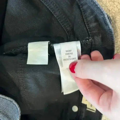 Madewell  The Girljean Adolpha Wash Black Ripped Knee Edition High Rise Size 26