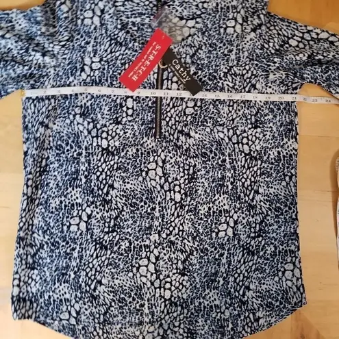 Cathy Daniels NWT! 3/4 Sleeve Zip Neckline Top Med