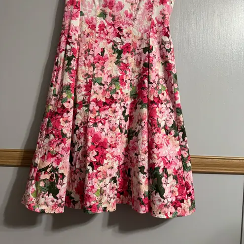 Maggy London  Floral Pink and White Casual Cocktail Dress Size 4