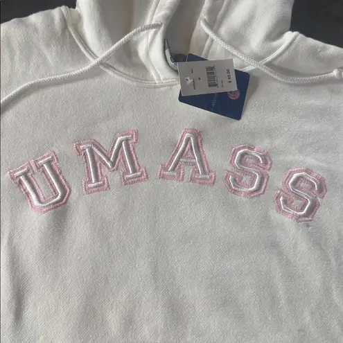 J. America Women’s White Embroidered UMASS College University of Massachusetts Hoodie M NEW