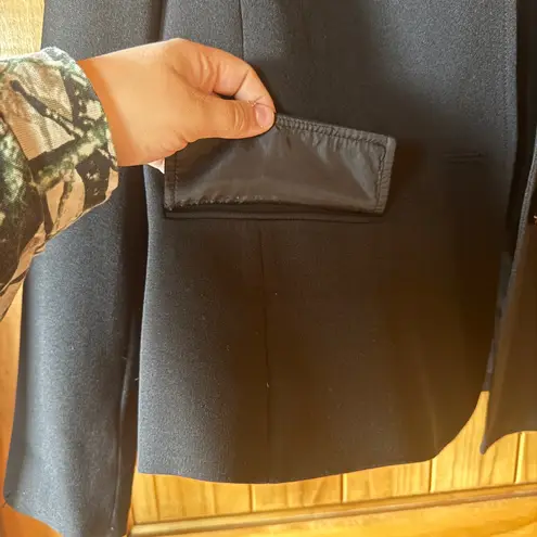 Jones Studio Women’s Black Blazer Size 16W Long Sleeve Button Front