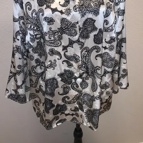 Covington black white satin floral paisley 3/4 flare sleeves button Down blouse
